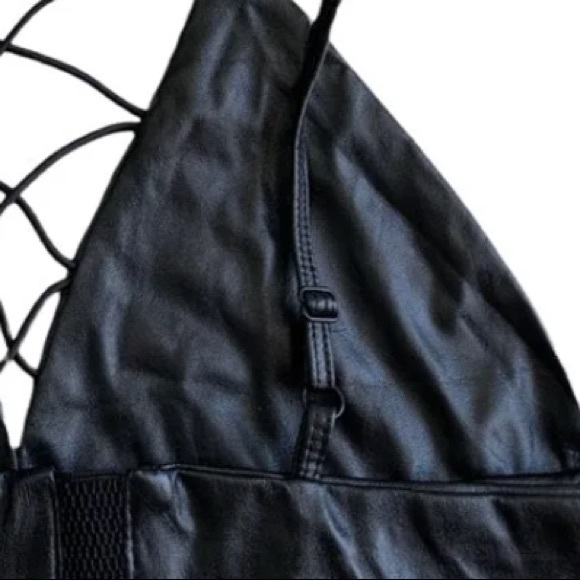 Wenxi medium faux leather halter top - Picture 3 of 5